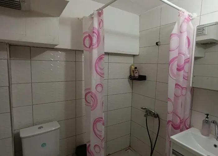 Zeytin Apart, 8 Daire